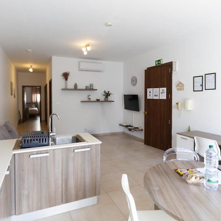 Modern & Central 2 Bedroom & 2 Bathrooms Apartment 姆西达 外观 照片