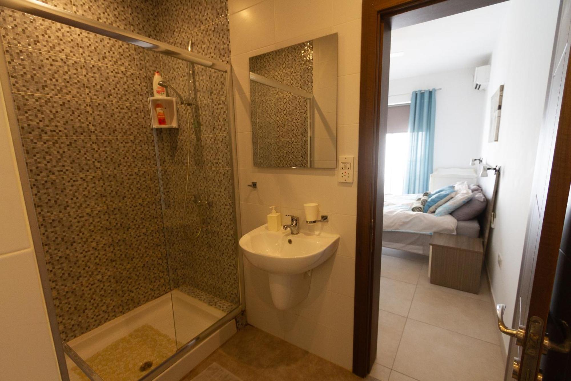 Modern & Central 2 Bedroom & 2 Bathrooms Apartment 姆西达 外观 照片