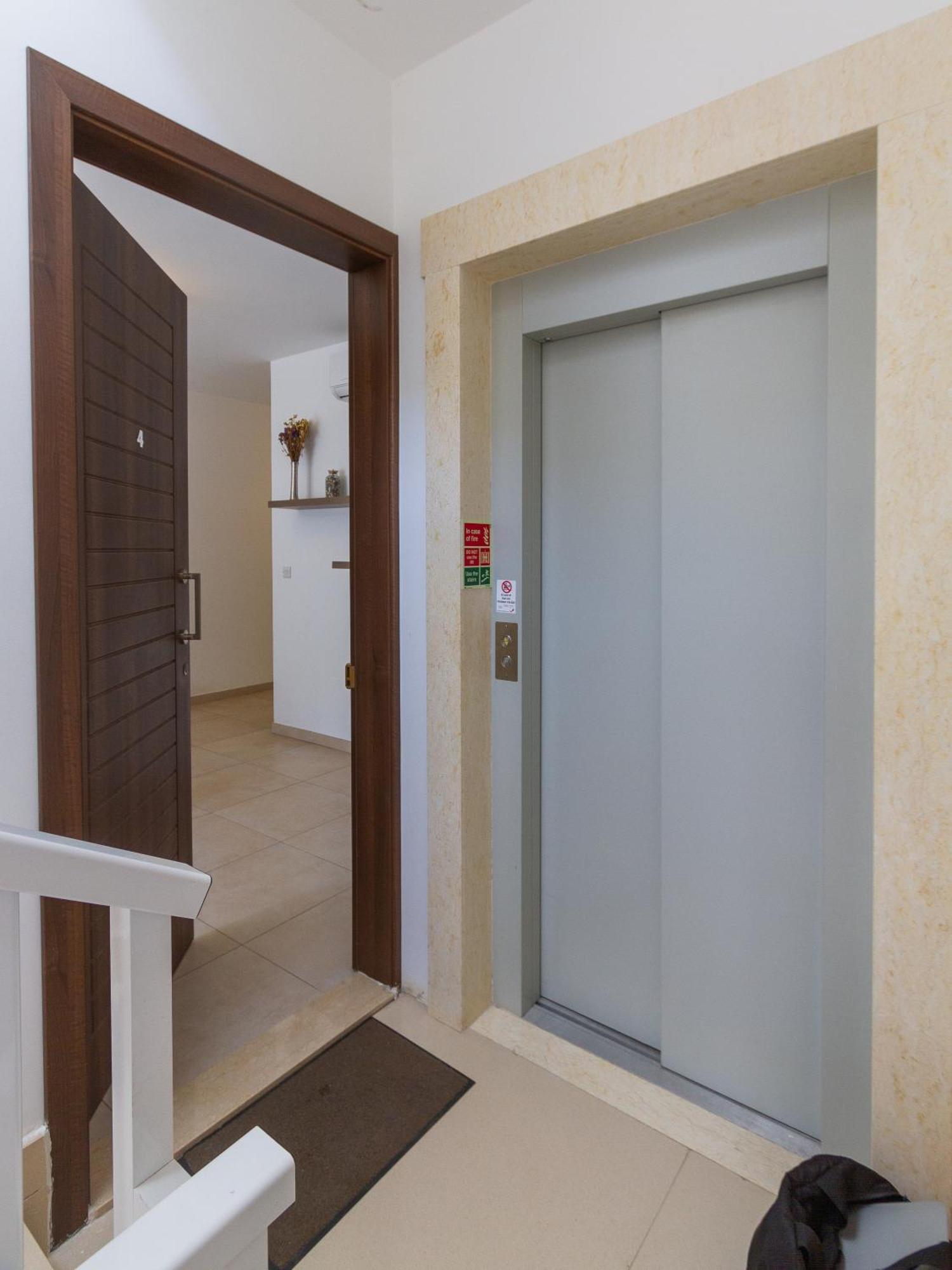Modern & Central 2 Bedroom & 2 Bathrooms Apartment 姆西达 外观 照片