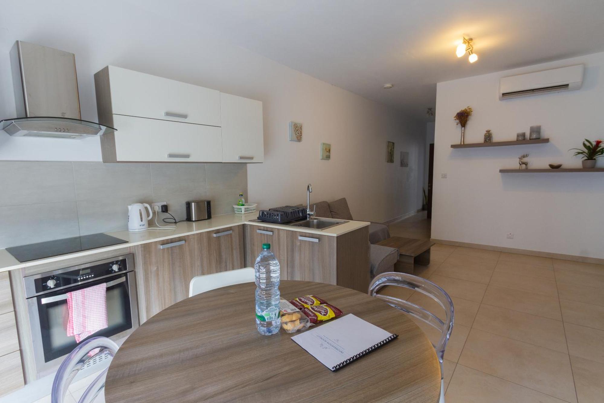 Modern & Central 2 Bedroom & 2 Bathrooms Apartment 姆西达 外观 照片